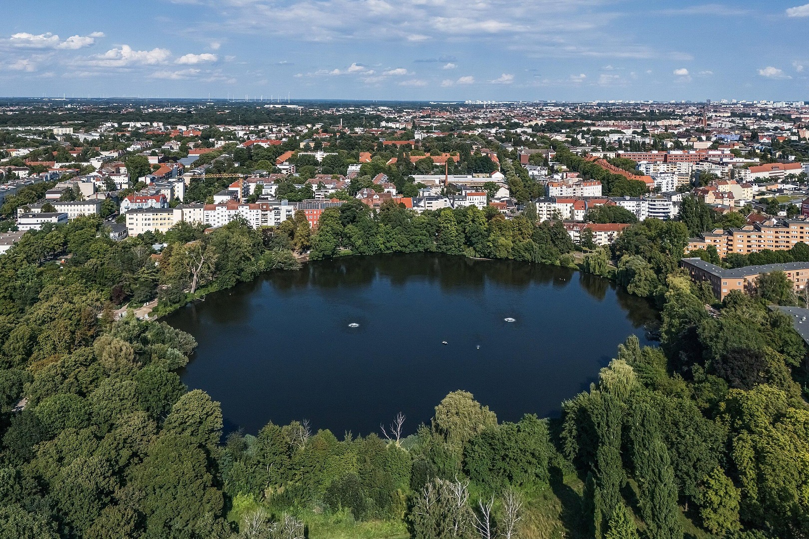 Completely renovated old building apartment with balcony near Schäfersee – photo 3