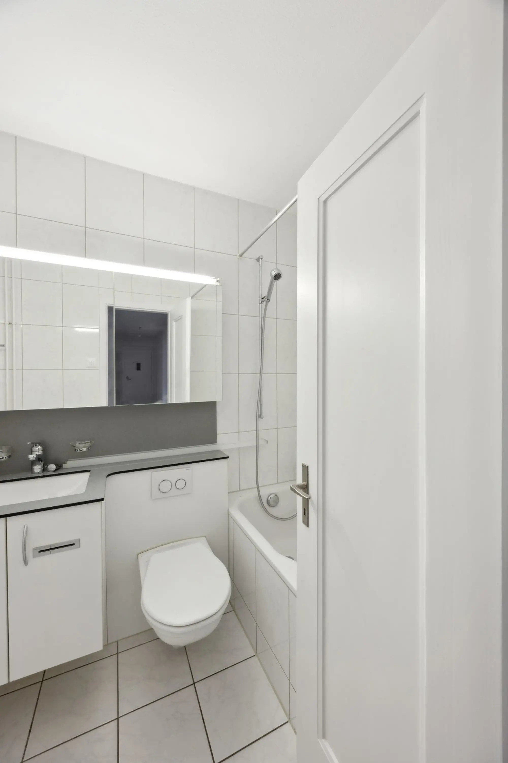 Bright 65 m² Apartment on Winkelriedstrasse, Bern – photo 5