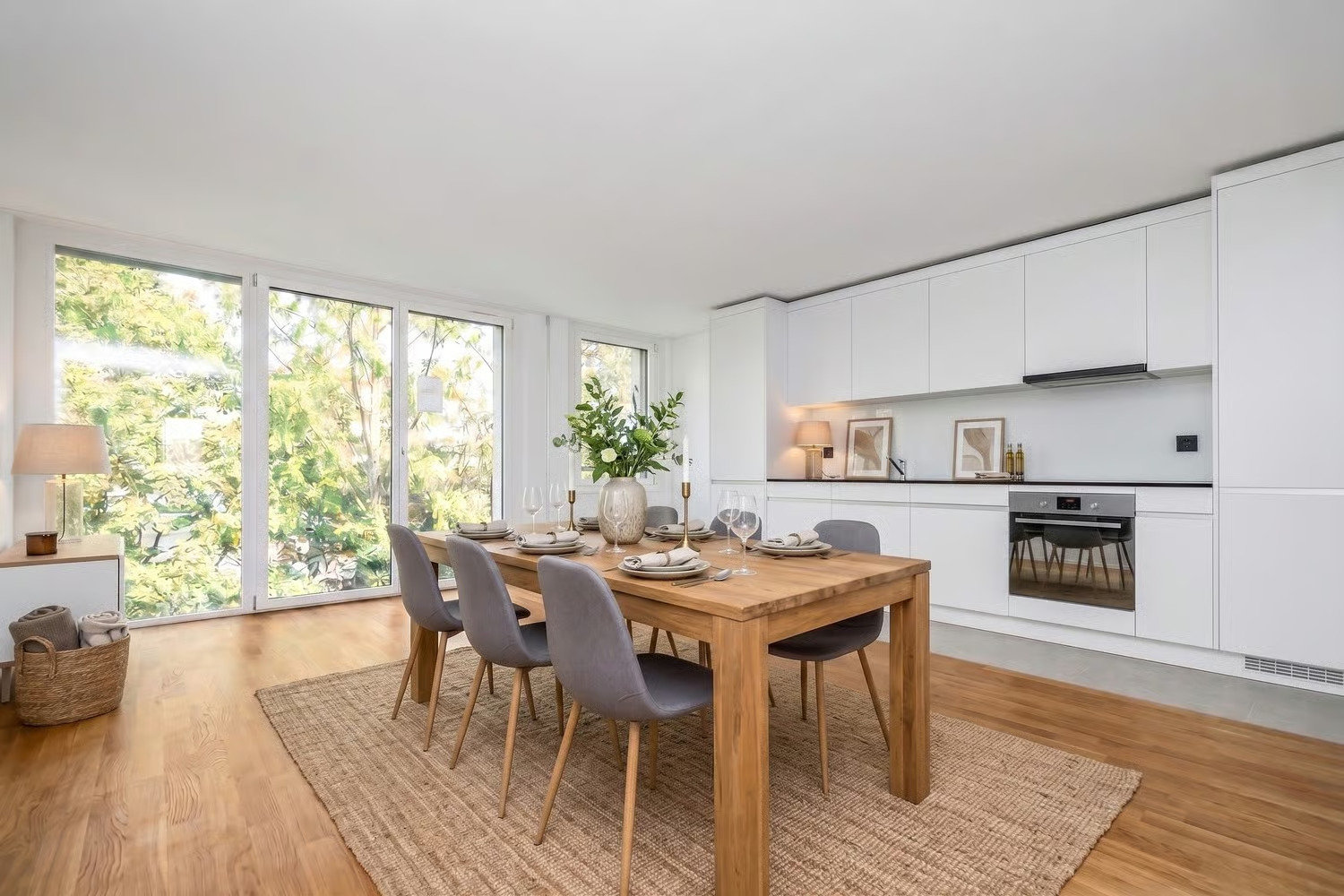 Central AVES 2.5‑Room Flats — Ideal City Retreats